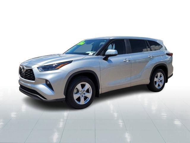 used 2025 Toyota Highlander car, priced at $40,499