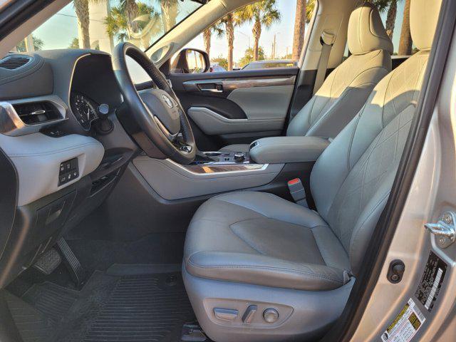 used 2021 Toyota Highlander car, priced at $38,000