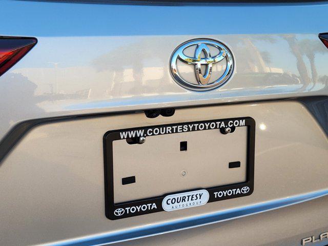 used 2021 Toyota Highlander car, priced at $38,000