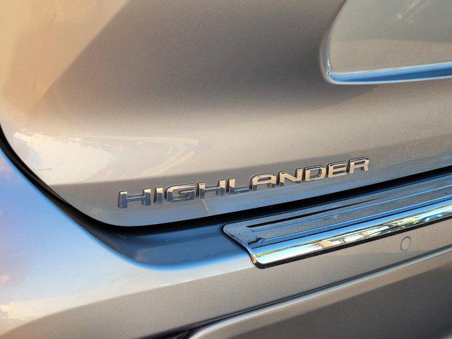 used 2021 Toyota Highlander car, priced at $38,000