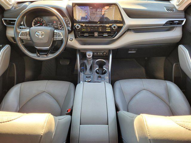 used 2021 Toyota Highlander car, priced at $38,000