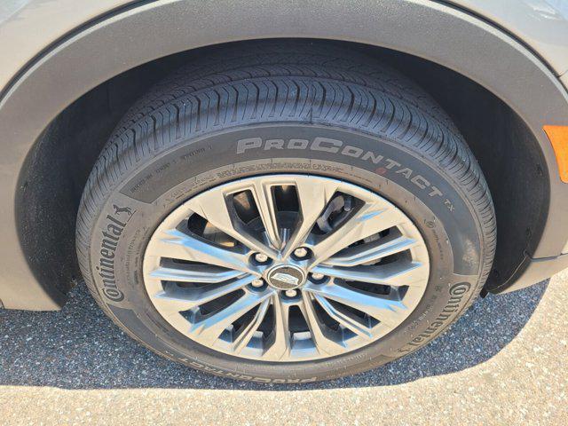 used 2024 Cadillac XT4 car, priced at $34,998
