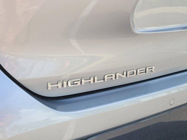 used 2022 Toyota Highlander Hybrid car, priced at $49,718