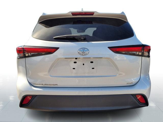 used 2023 Toyota Highlander car, priced at $35,899