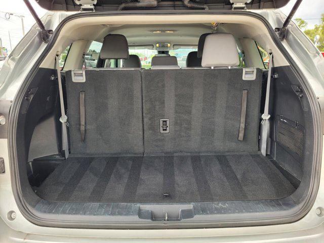 used 2021 Toyota Highlander car, priced at $25,400