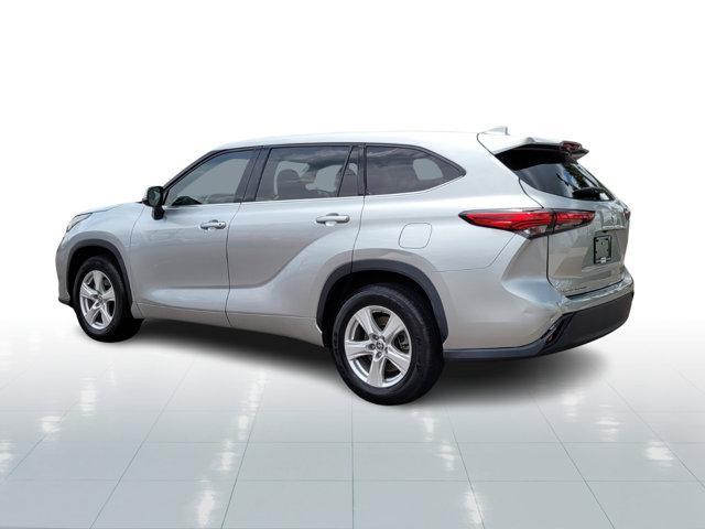 used 2021 Toyota Highlander car, priced at $25,400