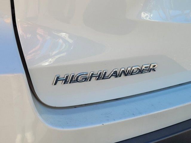 used 2017 Toyota Highlander car, priced at $19,412