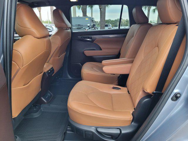used 2021 Toyota Highlander car, priced at $36,350