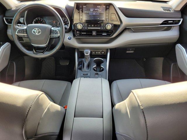 used 2021 Toyota Highlander car, priced at $34,526