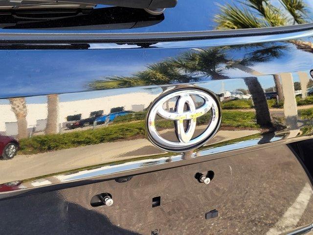 used 2021 Toyota Highlander car, priced at $34,526