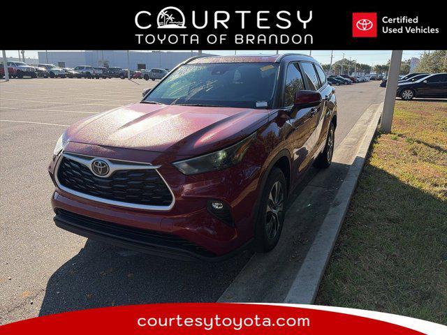 used 2023 Toyota Highlander car, priced at $35,647