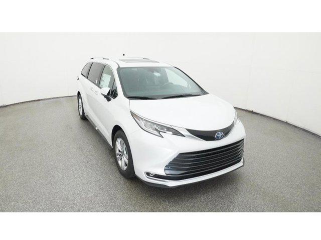 new 2025 Toyota Sienna car, priced at $55,628