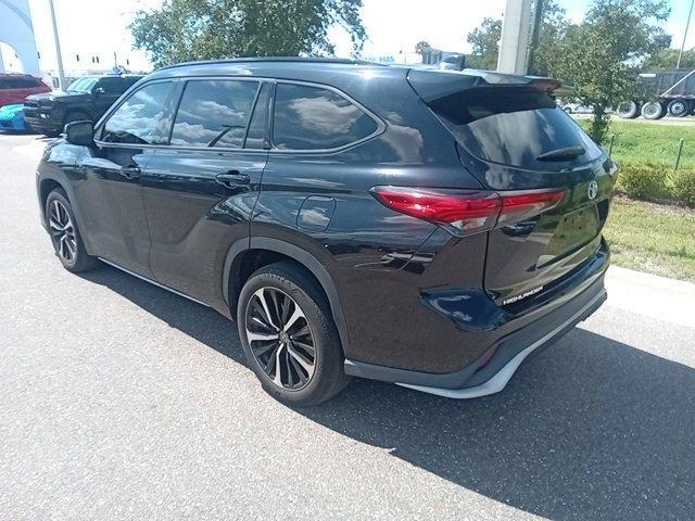 used 2021 Toyota Highlander car, priced at $34,617