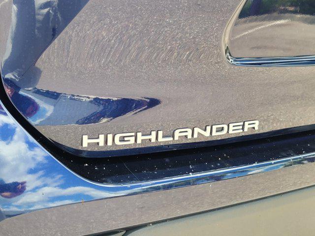 used 2022 Toyota Highlander car, priced at $32,900