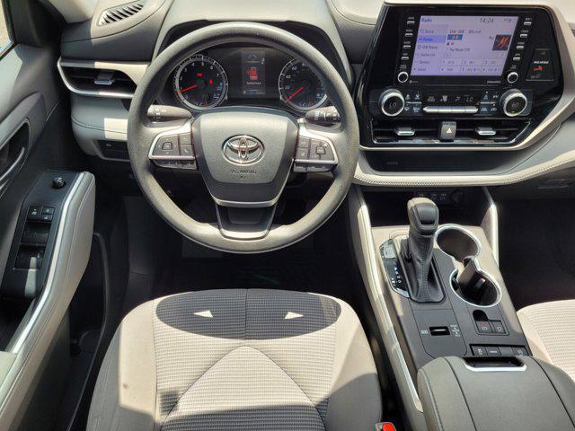 used 2022 Toyota Highlander car, priced at $32,900