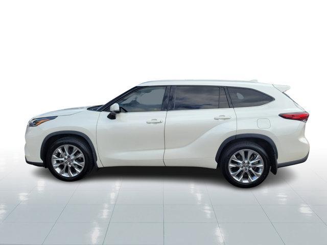 used 2020 Toyota Highlander car, priced at $29,232