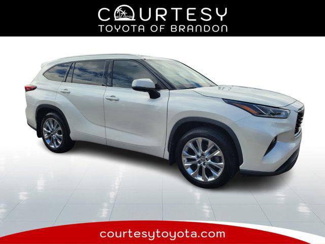 used 2020 Toyota Highlander car, priced at $29,232