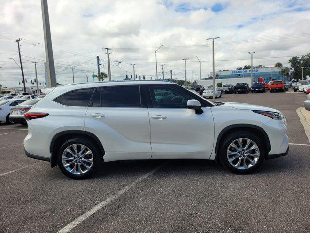 used 2020 Toyota Highlander car, priced at $29,232