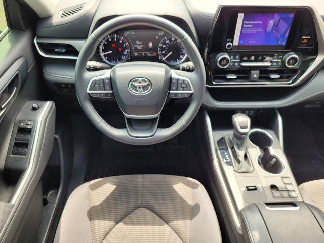 used 2024 Toyota Highlander car, priced at $38,599