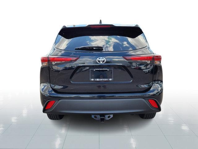 used 2024 Toyota Highlander car, priced at $38,599