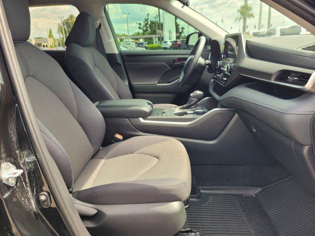 used 2024 Toyota Highlander car, priced at $38,599