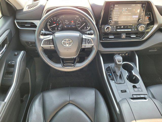 used 2020 Toyota Highlander car, priced at $27,315