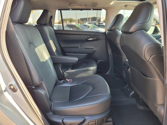 used 2020 Toyota Highlander car, priced at $27,315