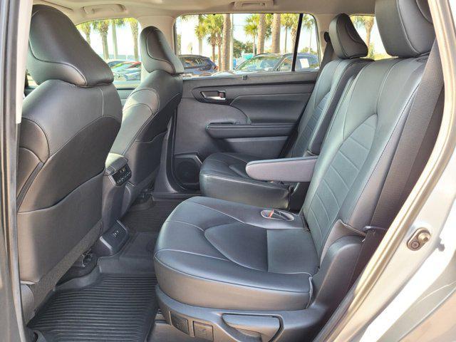 used 2020 Toyota Highlander car, priced at $27,315