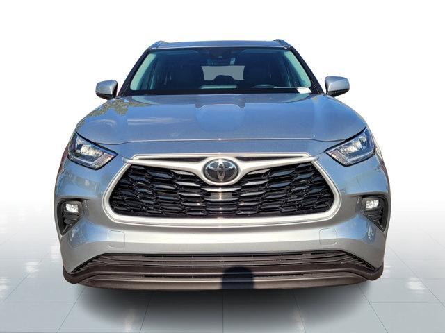 used 2020 Toyota Highlander car, priced at $27,315