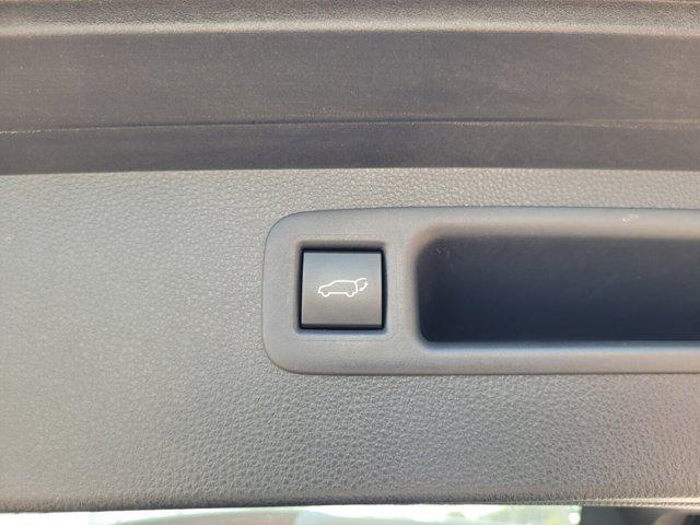 used 2020 Toyota Highlander car, priced at $27,315