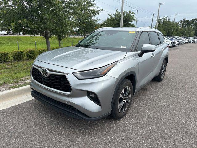 used 2022 Toyota Highlander car, priced at $29,817