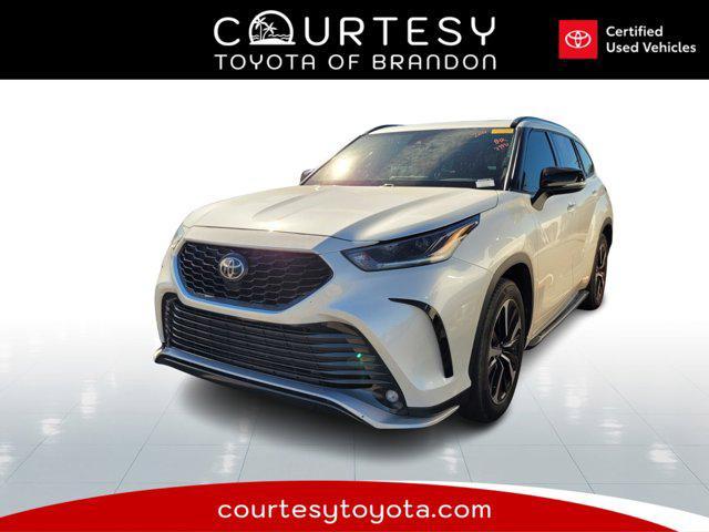 used 2021 Toyota Highlander car, priced at $29,434