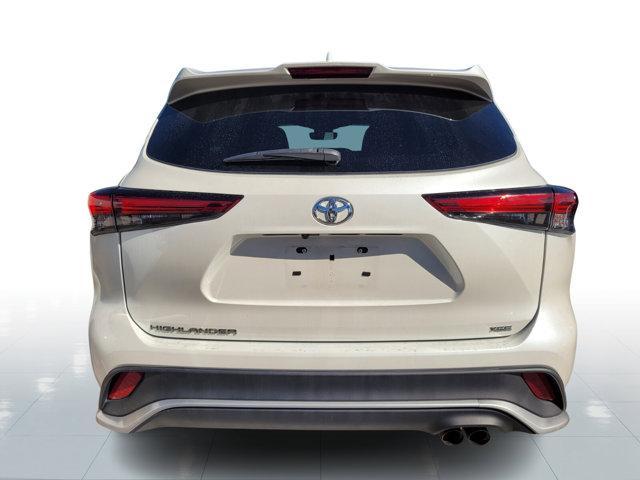 used 2021 Toyota Highlander car, priced at $29,434