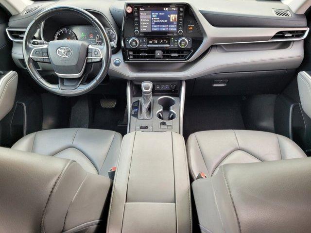 used 2022 Toyota Highlander car, priced at $33,250