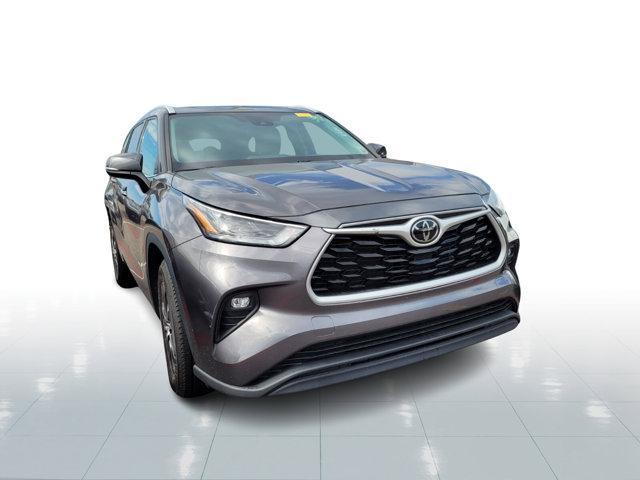 used 2022 Toyota Highlander car, priced at $35,000