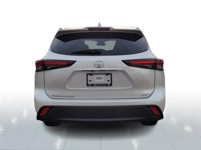 used 2024 Toyota Highlander car, priced at $42,999