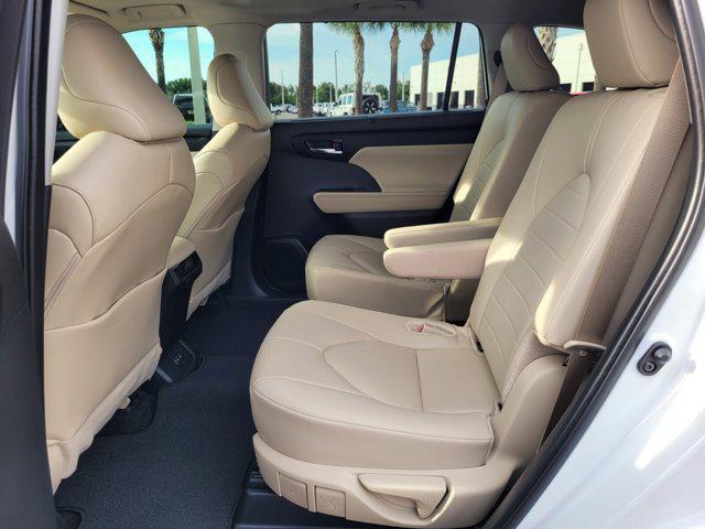 used 2024 Toyota Highlander car, priced at $42,999