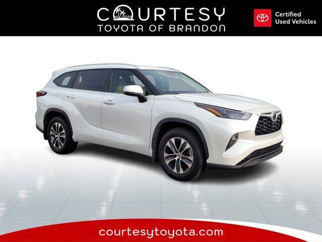 used 2024 Toyota Highlander car, priced at $42,999