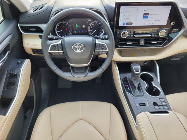 used 2024 Toyota Highlander car, priced at $42,999