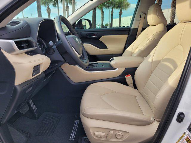 used 2024 Toyota Highlander car, priced at $42,999