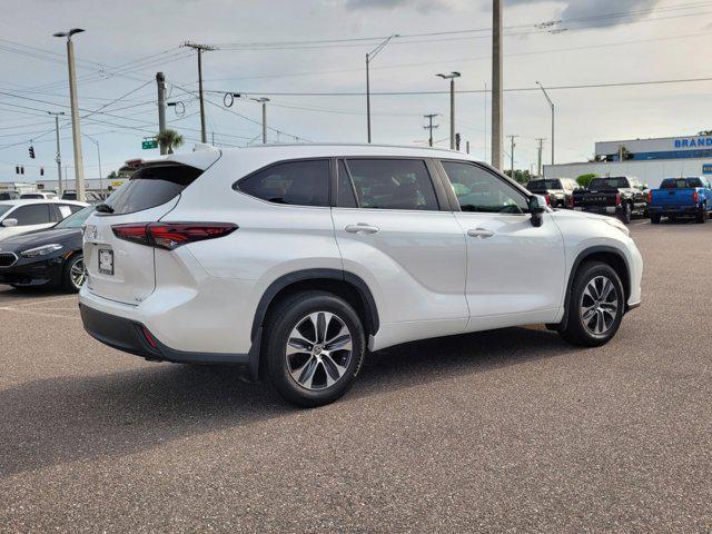 used 2024 Toyota Highlander car, priced at $42,999