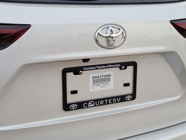 used 2024 Toyota Highlander car, priced at $42,999