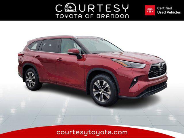 used 2023 Toyota Highlander car, priced at $36,579