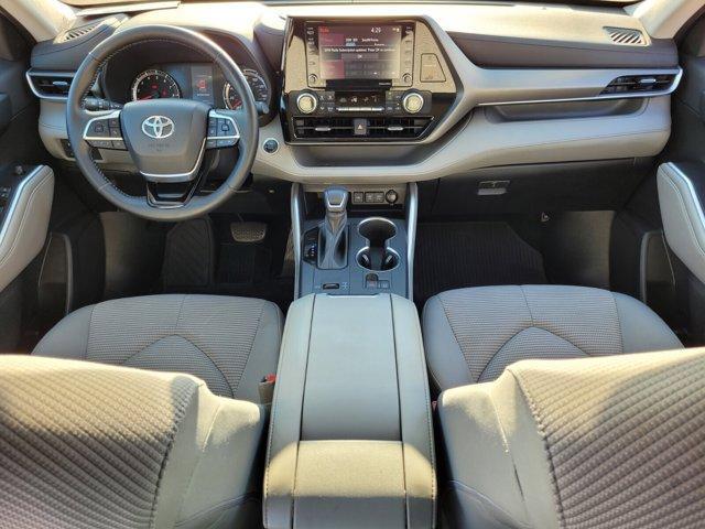 used 2021 Toyota Highlander car, priced at $25,800