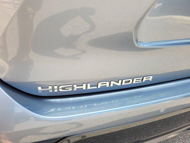 used 2023 Toyota Highlander car, priced at $33,100