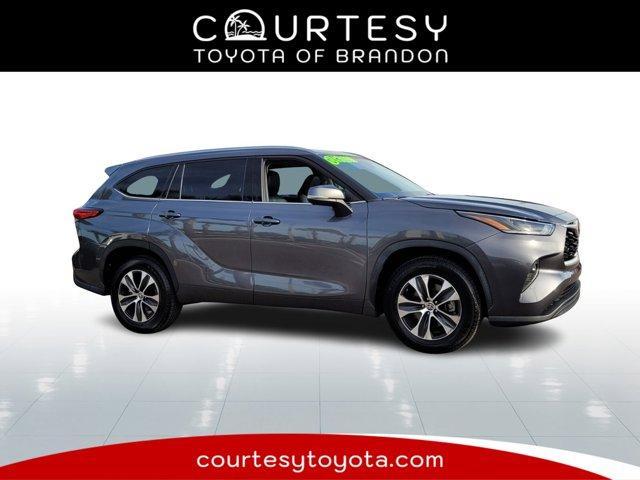 used 2021 Toyota Highlander car, priced at $30,598