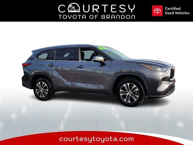 used 2021 Toyota Highlander car, priced at $31,192