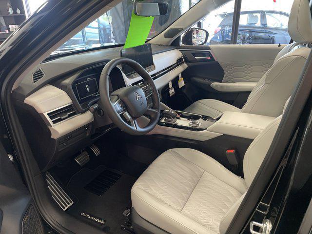 new 2025 Mitsubishi Outlander car, priced at $43,655