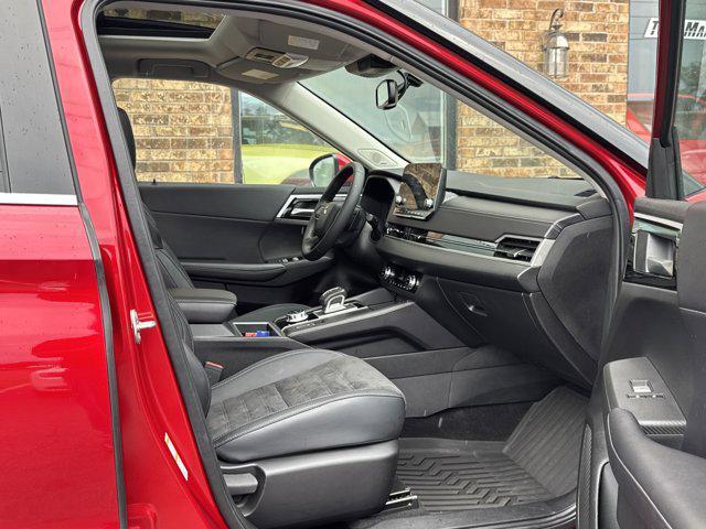 used 2024 Mitsubishi Outlander car, priced at $29,500