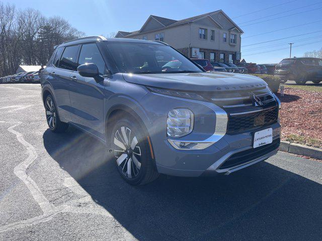 new 2025 Mitsubishi Outlander car, priced at $44,430